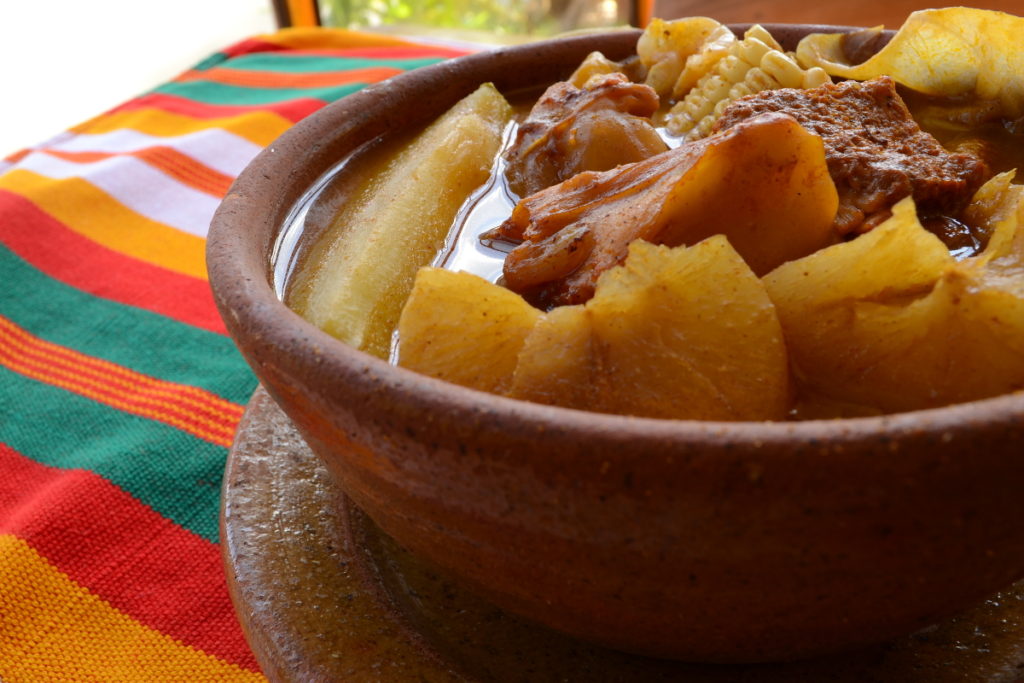 La sopa de patas es uno de los platos tradicionales en Colón. 