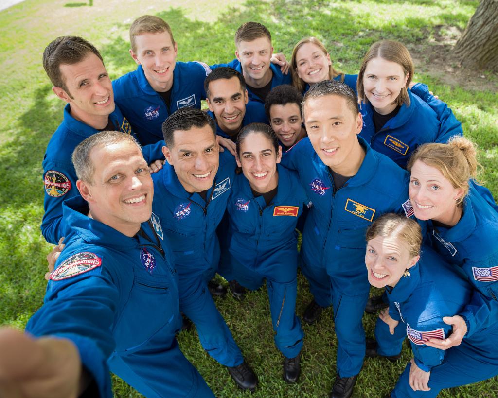 Los astronautas seleccionados para el Programa Artemis, Frank Rubio, astronauta salvadoreño, entre ellos.
