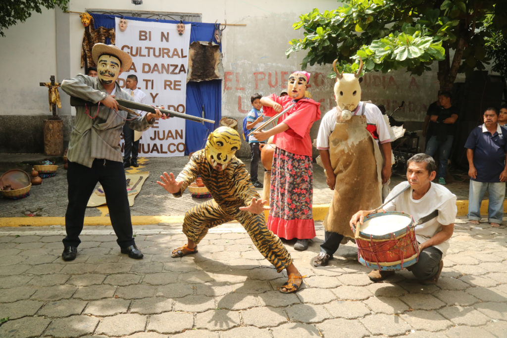 Danzas Tradicionales de El Salvador - Danza del Tigre y el Venado en San Juan Nonualco.