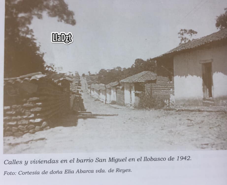 Calles y viviendas en el barrio San Miguel en Ilobasco, en 1942. 