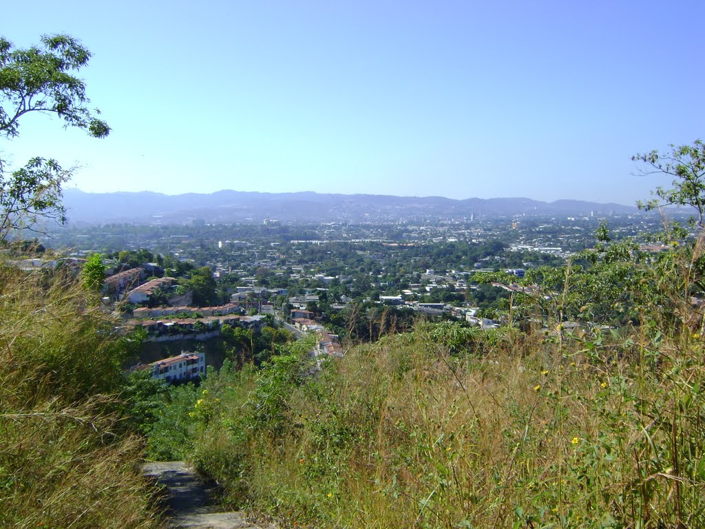 Vistazo a San Salvador desde el Cerro El Carmen, en el municipio.