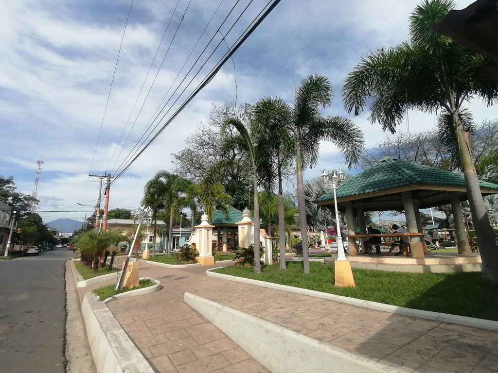 Municipios de El Salvador - Vistazo al parque central de El Tránsito, municipio de San Miguel