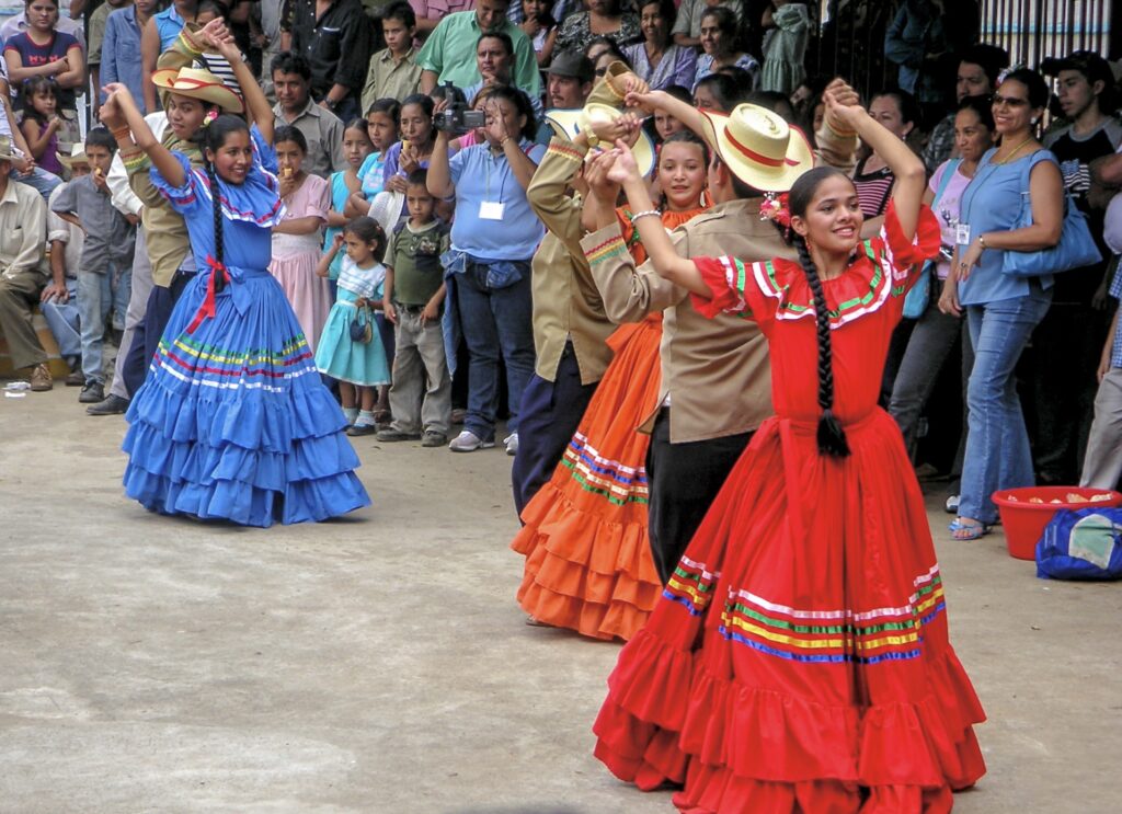 Danzas tradicionales de El Salvador, en Perquin, Morazán. 