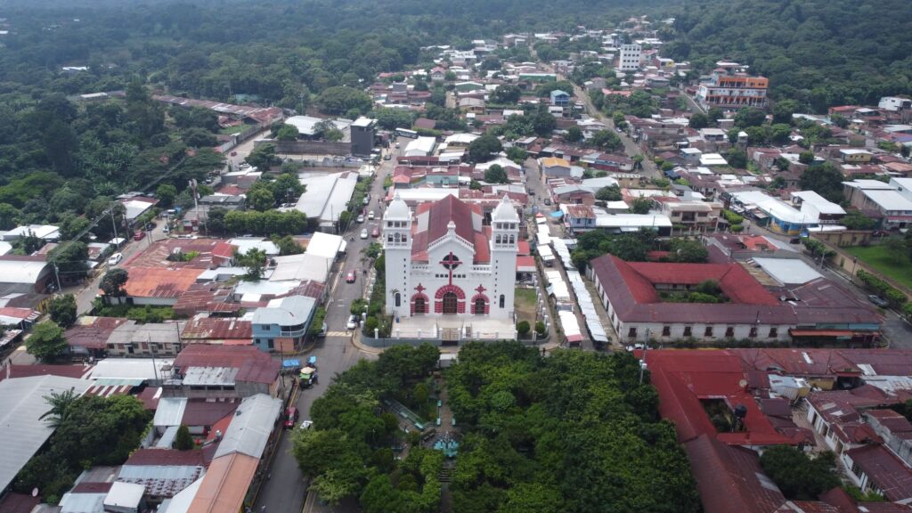 Vistazo aéreo a la ciudad de Juayúa.