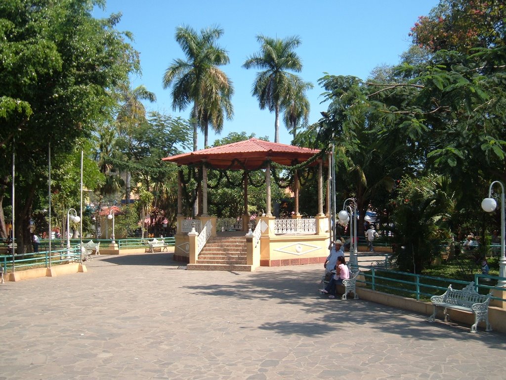 Vistazo al parque municipal Luciano Hernández en Sensuntepeque.