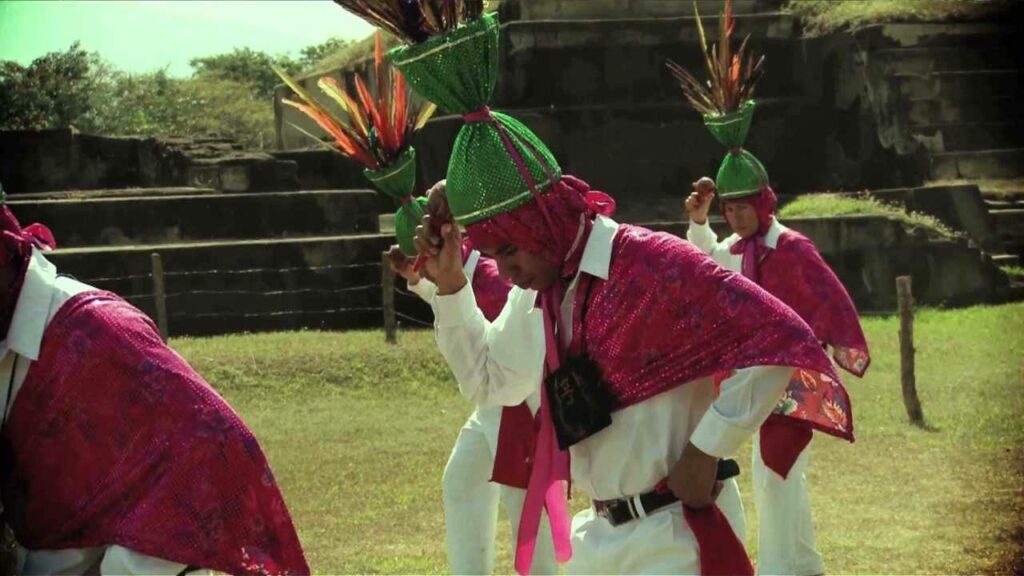 La danza de Los Emplumados es una de las tradiciones reconocidas del municipio de Cacaopera.