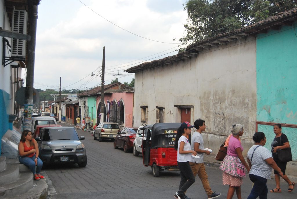 Vistazo a las calles del municipio de Izalco.