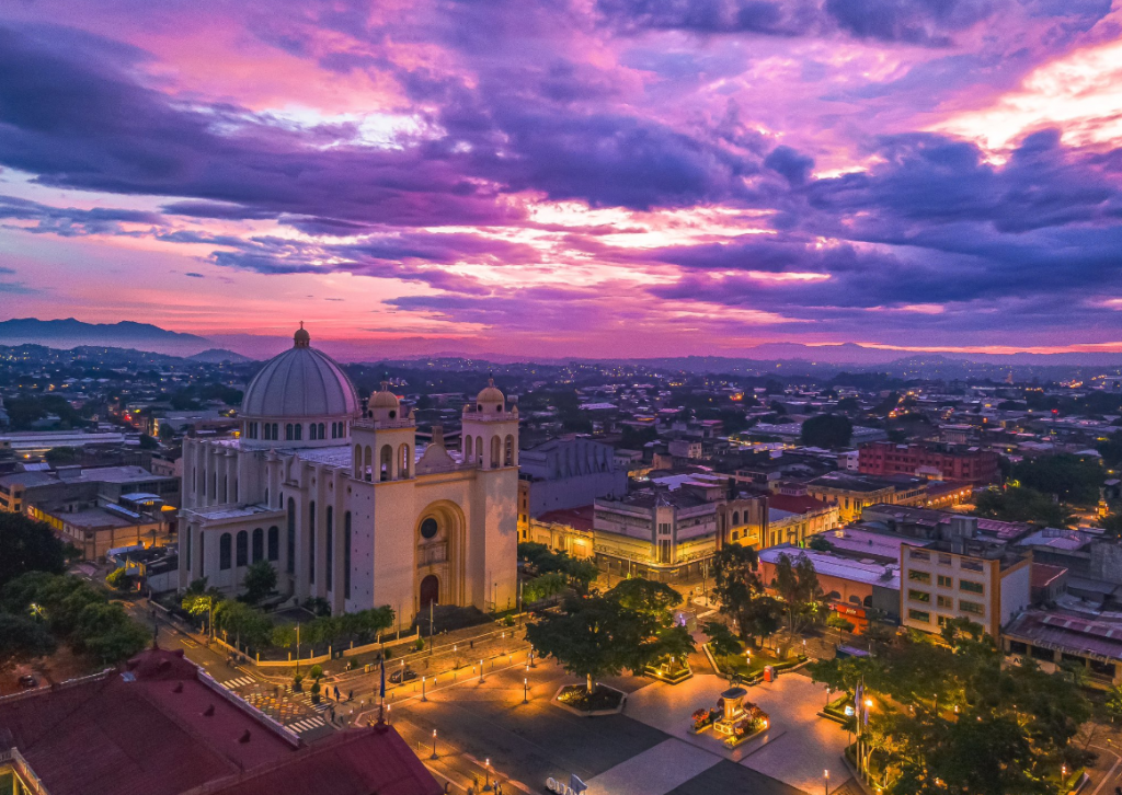 Buenas Noticias de El Salvador - Vistazo al Centro Histórico de San Salvador.
