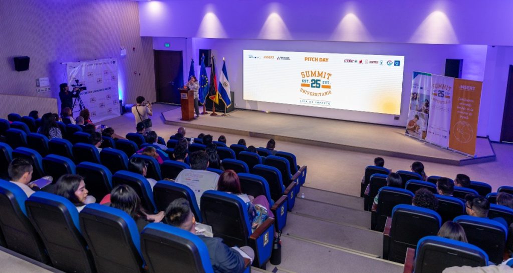 Vistazo al "pitch day" del Summer Universitario de Impacto 2025, proyecto de Insert.