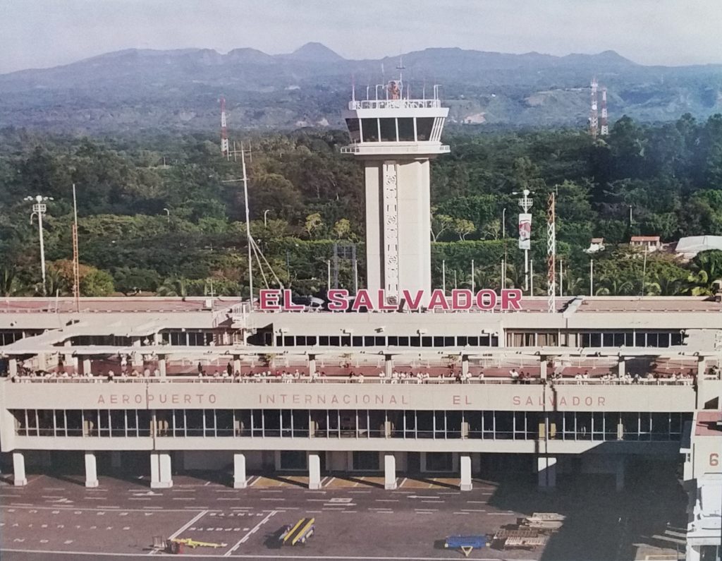 Aeropuerto Internacional de El Salvador - Fotografía antigua.
